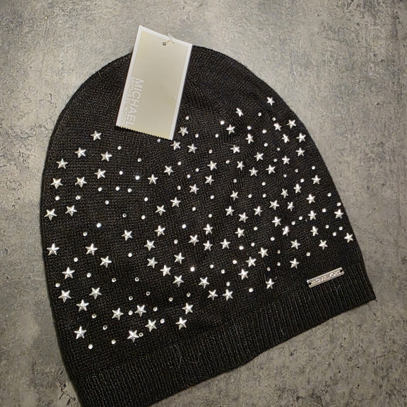 Black Star-Studded Beanie - Picture 1 of 4